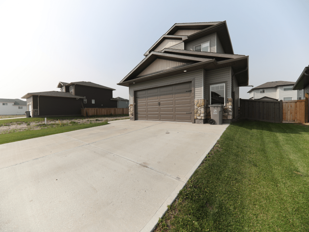 214painting The ROI of Garage and Driveway Makeovers for Rental Properties in Dallas Fort Worth